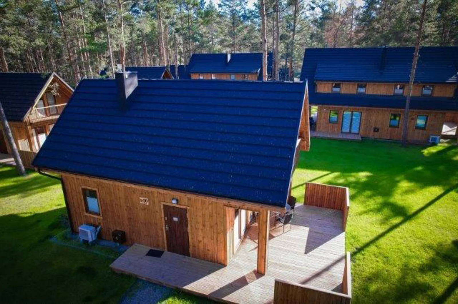 Largo Lake Resort na Kaszubach z dachami Tilcor Shake Charcoal